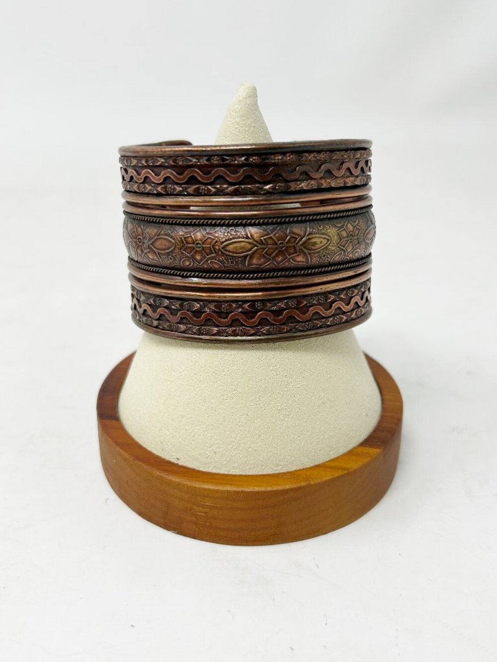 Unmarked Woman’s Bracelet sz 6.25 Copper Tone Wide Cuff Tribal BoHo Southwestern